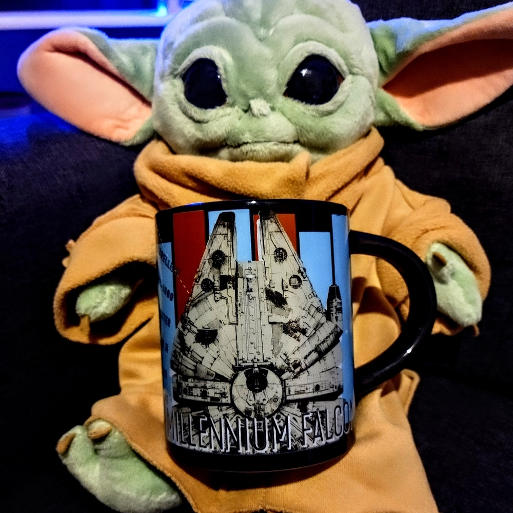 Star wars millennium falcon mug